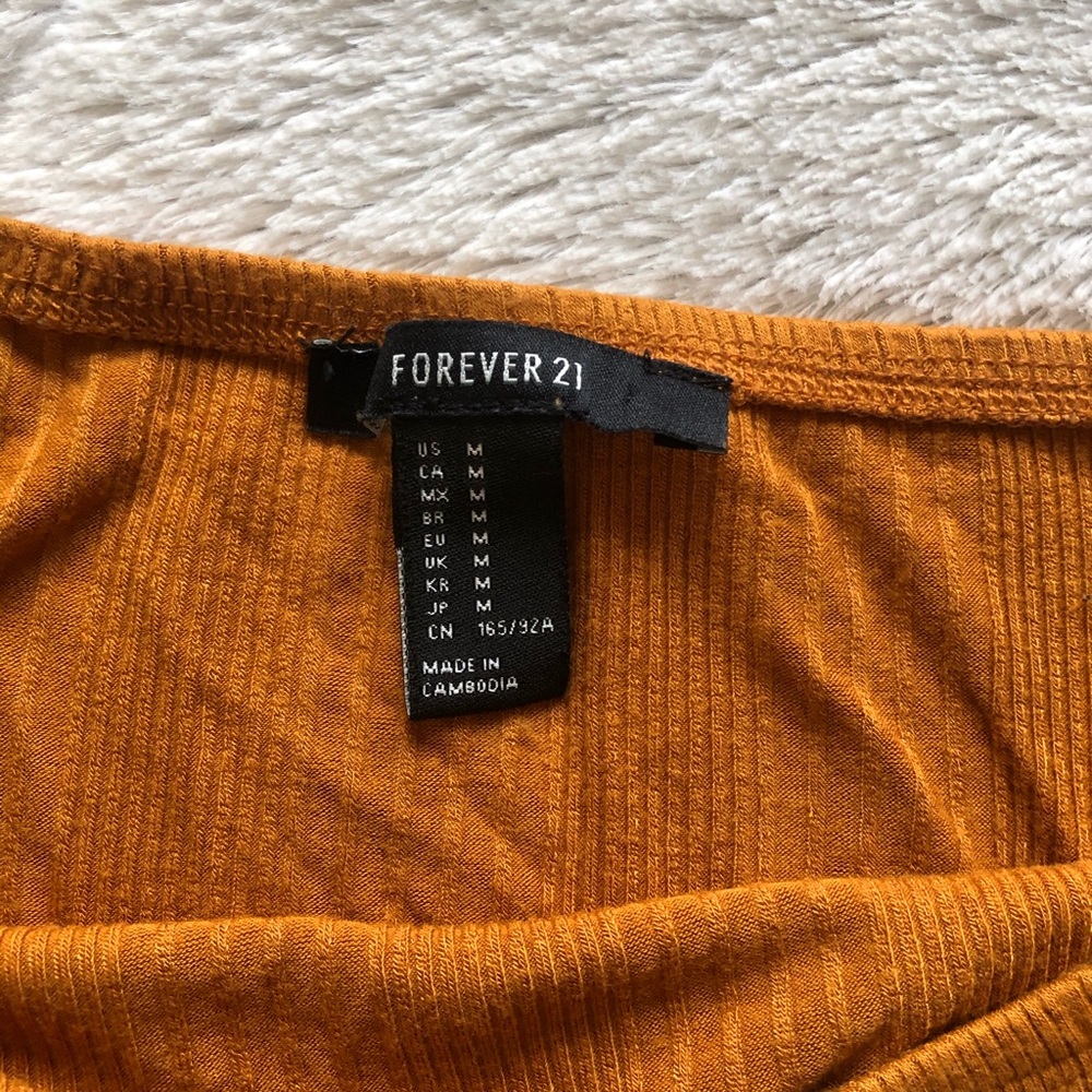 Off-Shoulder top - Picture 3 of 3